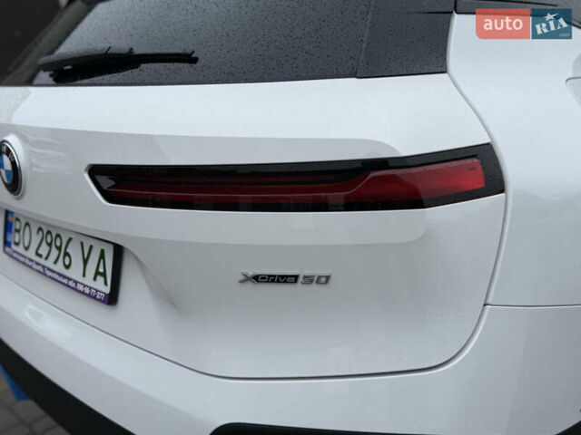 Белый БМВ iX, объемом двигателя 0 л и пробегом 10 тыс. км за 63000 $, фото 16 на Automoto.ua