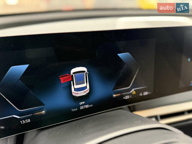 Белый БМВ iX, объемом двигателя 0 л и пробегом 5 тыс. км за 63000 $, фото 24 на Automoto.ua