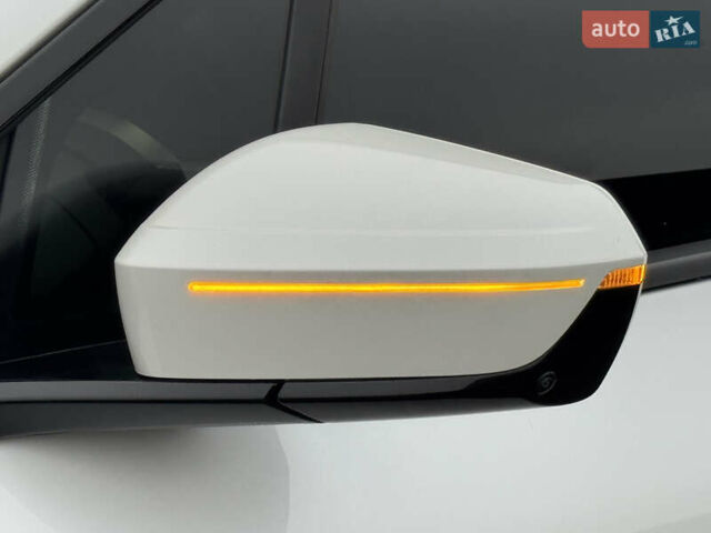 Белый БМВ iX, объемом двигателя 0 л и пробегом 32 тыс. км за 48900 $, фото 49 на Automoto.ua