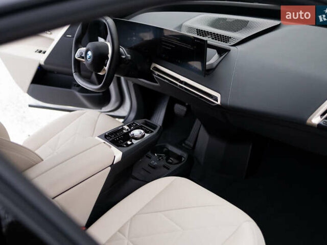 Білий БМВ iX, об'ємом двигуна 0 л та пробігом 3 тис. км за 61000 $, фото 23 на Automoto.ua
