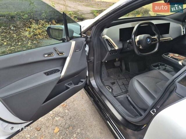 Белый БМВ iX, объемом двигателя 0 л и пробегом 89 тыс. км за 49999 $, фото 11 на Automoto.ua