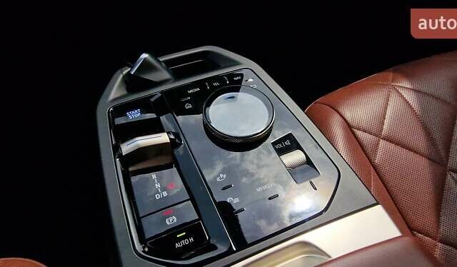 Белый БМВ iX, объемом двигателя 0 л и пробегом 55 тыс. км за 59999 $, фото 105 на Automoto.ua