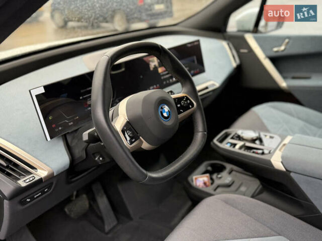Белый БМВ iX, объемом двигателя 0 л и пробегом 10 тыс. км за 63000 $, фото 21 на Automoto.ua