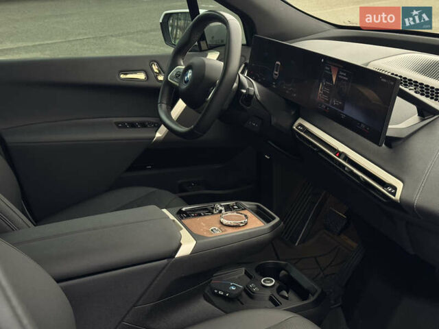 Белый БМВ iX, объемом двигателя 0 л и пробегом 32 тыс. км за 48900 $, фото 24 на Automoto.ua