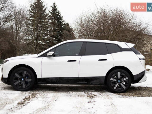 Білий БМВ iX, об'ємом двигуна 0 л та пробігом 3 тис. км за 61000 $, фото 14 на Automoto.ua