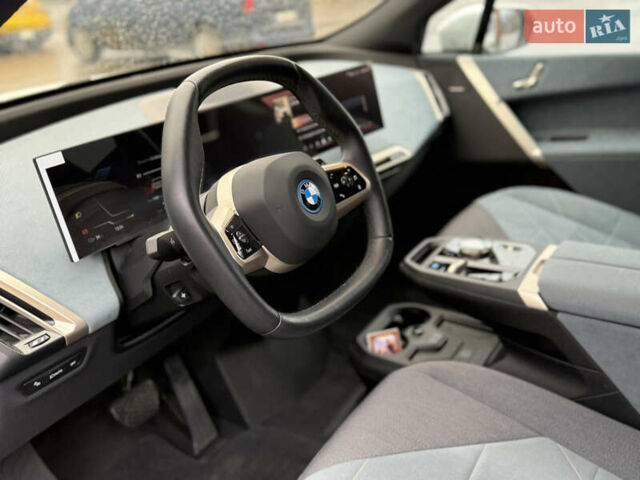 Белый БМВ iX, объемом двигателя 0 л и пробегом 10 тыс. км за 63000 $, фото 22 на Automoto.ua