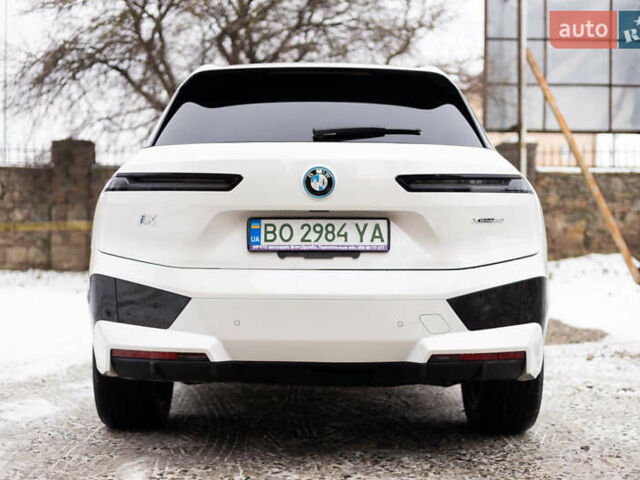 Білий БМВ iX, об'ємом двигуна 0 л та пробігом 3 тис. км за 61000 $, фото 4 на Automoto.ua