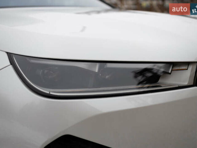 Білий БМВ iX, об'ємом двигуна 0 л та пробігом 3 тис. км за 61000 $, фото 33 на Automoto.ua