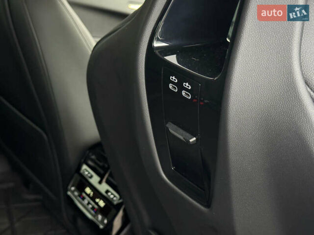 Білий БМВ iX, об'ємом двигуна 0 л та пробігом 32 тис. км за 48700 $, фото 24 на Automoto.ua