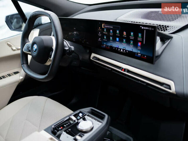 Білий БМВ iX, об'ємом двигуна 0 л та пробігом 3 тис. км за 61000 $, фото 18 на Automoto.ua