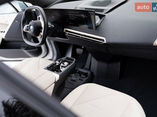 Білий БМВ iX, об'ємом двигуна 0 л та пробігом 3 тис. км за 61000 $, фото 24 на Automoto.ua