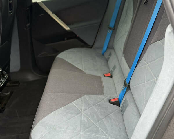 Белый БМВ iX, объемом двигателя 0 л и пробегом 10 тыс. км за 63000 $, фото 29 на Automoto.ua