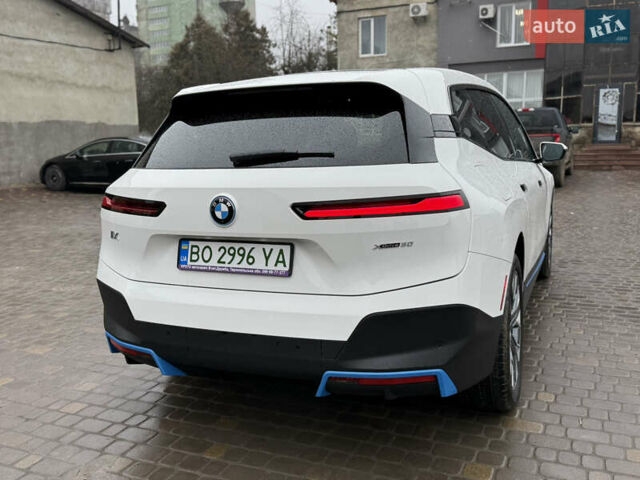 Белый БМВ iX, объемом двигателя 0 л и пробегом 10 тыс. км за 63000 $, фото 7 на Automoto.ua