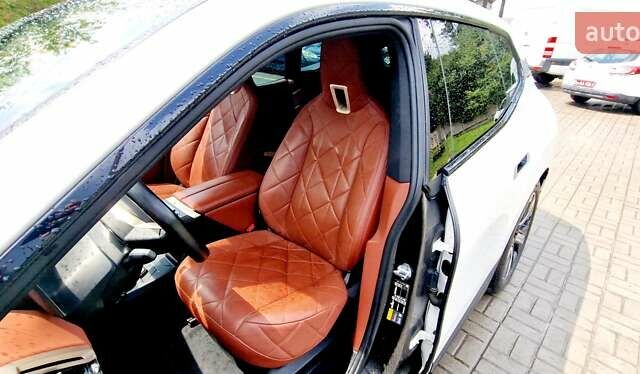 Белый БМВ iX, объемом двигателя 0 л и пробегом 55 тыс. км за 59999 $, фото 55 на Automoto.ua