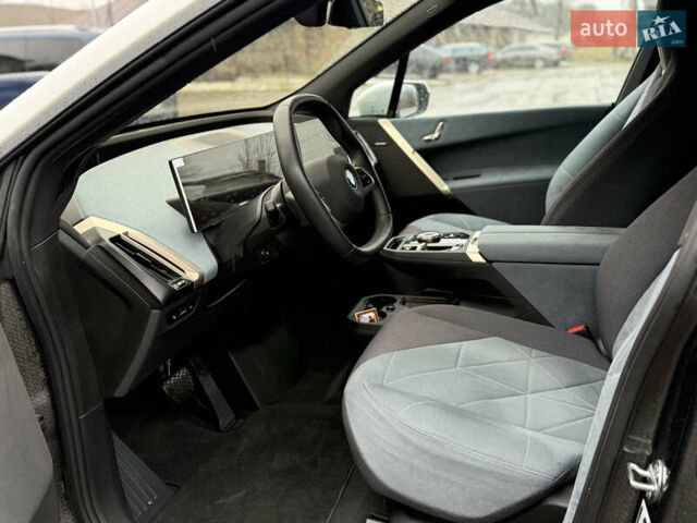 Белый БМВ iX, объемом двигателя 0 л и пробегом 10 тыс. км за 63000 $, фото 17 на Automoto.ua