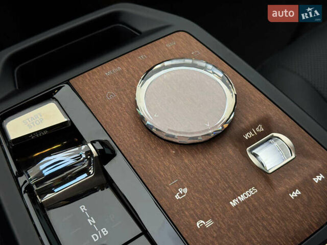 Білий БМВ iX, об'ємом двигуна 0 л та пробігом 32 тис. км за 48700 $, фото 20 на Automoto.ua