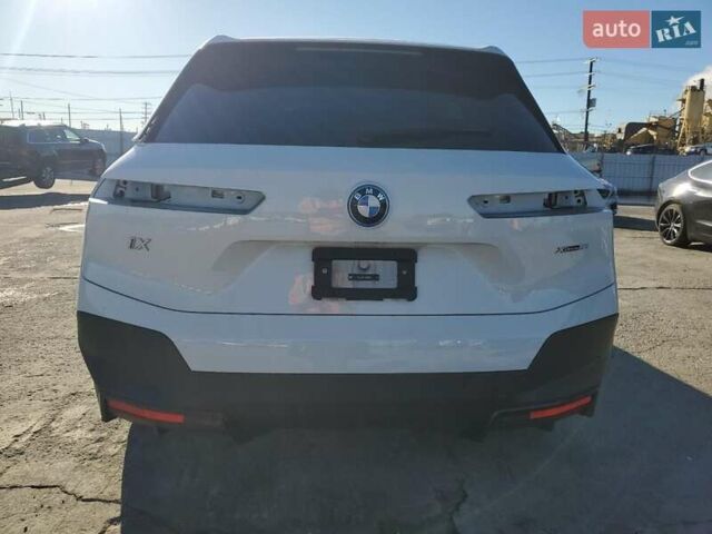 Белый БМВ iX, объемом двигателя 0 л и пробегом 19 тыс. км за 20000 $, фото 5 на Automoto.ua