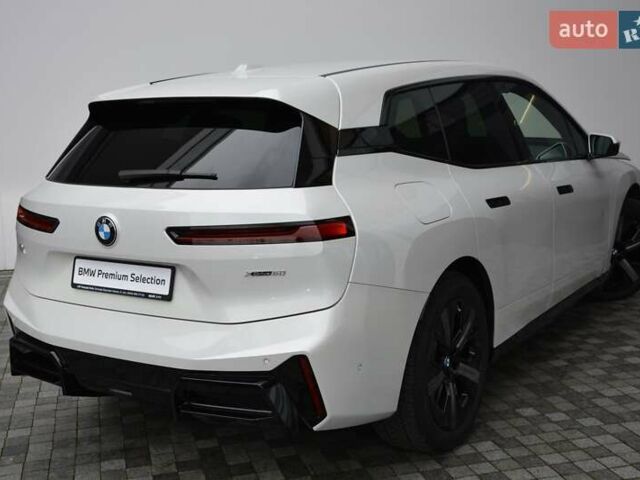 Белый БМВ iX, объемом двигателя 0 л и пробегом 2 тыс. км за 93687 $, фото 2 на Automoto.ua