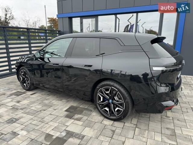 Черный БМВ iX, объемом двигателя 0 л и пробегом 37 тыс. км за 77900 $, фото 9 на Automoto.ua