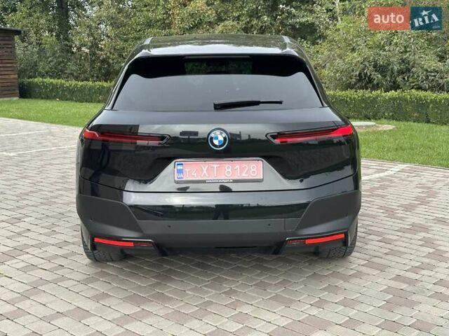 Черный БМВ iX, объемом двигателя 0 л и пробегом 32 тыс. км за 43500 $, фото 11 на Automoto.ua