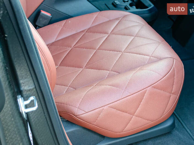 Черный БМВ iX, объемом двигателя 0 л и пробегом 29 тыс. км за 75000 $, фото 33 на Automoto.ua