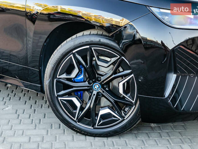 Черный БМВ iX, объемом двигателя 0 л и пробегом 29 тыс. км за 75000 $, фото 17 на Automoto.ua