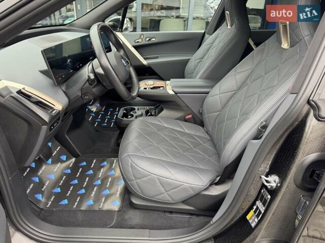 Черный БМВ iX, объемом двигателя 0 л и пробегом 37 тыс. км за 77900 $, фото 20 на Automoto.ua