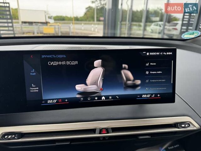 Черный БМВ iX, объемом двигателя 0 л и пробегом 37 тыс. км за 77900 $, фото 27 на Automoto.ua