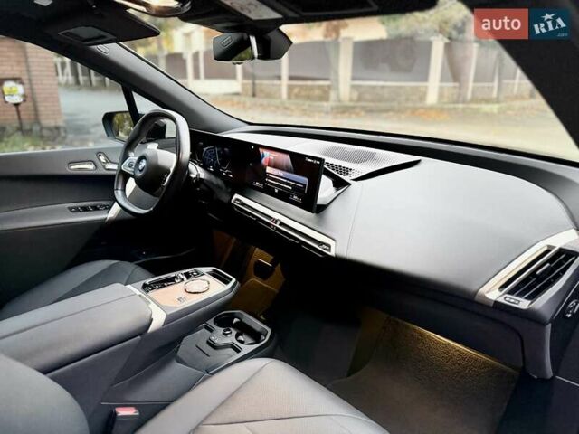 Чорний БМВ iX, об'ємом двигуна 0 л та пробігом 84 тис. км за 48500 $, фото 83 на Automoto.ua