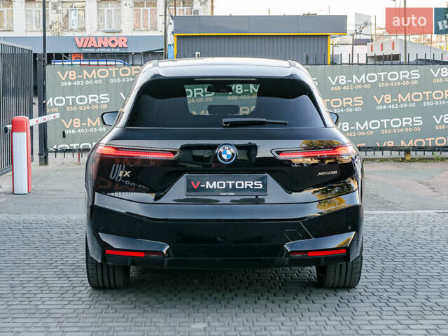 Черный БМВ iX, объемом двигателя 0 л и пробегом 29 тыс. км за 75000 $, фото 9 на Automoto.ua