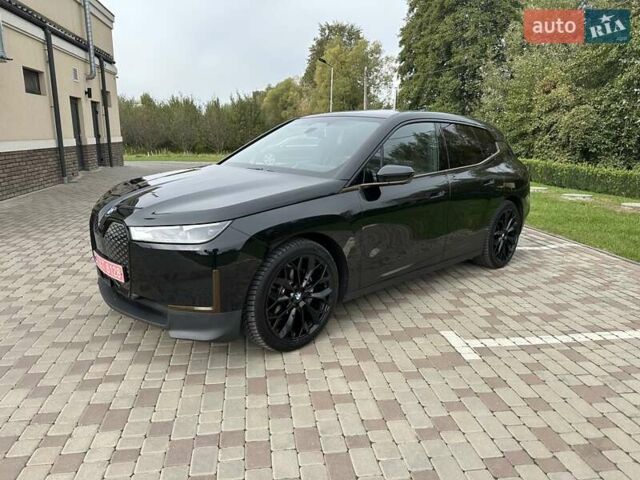 Черный БМВ iX, объемом двигателя 0 л и пробегом 32 тыс. км за 43500 $, фото 3 на Automoto.ua