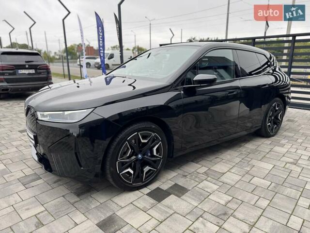 Черный БМВ iX, объемом двигателя 0 л и пробегом 37 тыс. км за 77900 $, фото 8 на Automoto.ua
