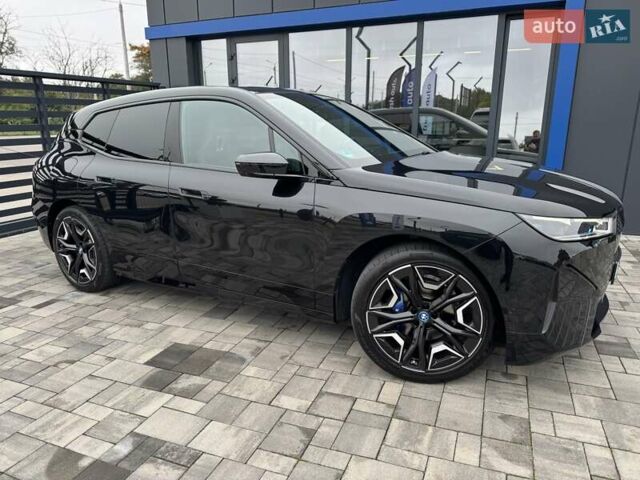Черный БМВ iX, объемом двигателя 0 л и пробегом 37 тыс. км за 77900 $, фото 5 на Automoto.ua