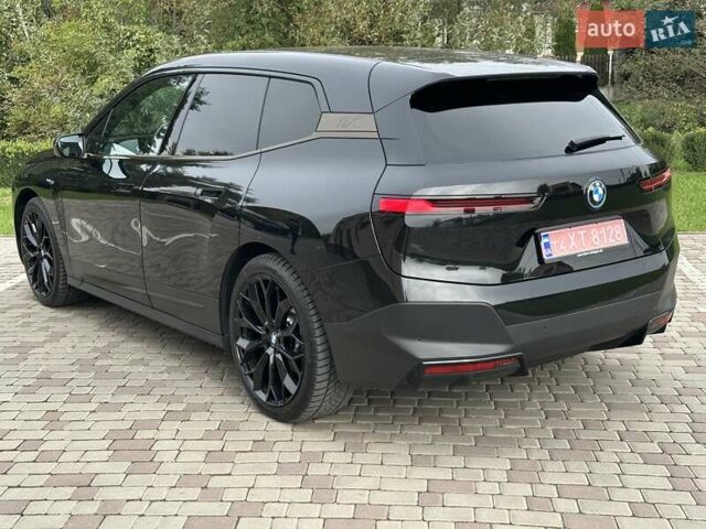 Черный БМВ iX, объемом двигателя 0 л и пробегом 32 тыс. км за 43500 $, фото 9 на Automoto.ua