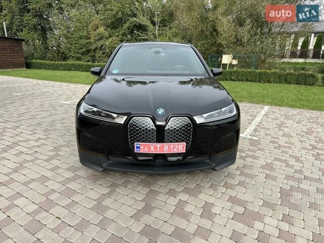 Черный БМВ iX, объемом двигателя 0 л и пробегом 32 тыс. км за 43500 $, фото 4 на Automoto.ua