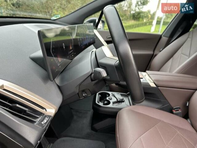 Черный БМВ iX, объемом двигателя 0 л и пробегом 32 тыс. км за 43500 $, фото 19 на Automoto.ua