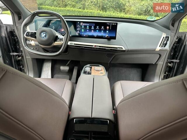Черный БМВ iX, объемом двигателя 0 л и пробегом 32 тыс. км за 43500 $, фото 30 на Automoto.ua