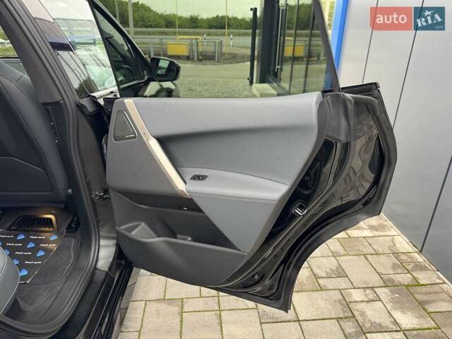 Черный БМВ iX, объемом двигателя 0 л и пробегом 37 тыс. км за 77900 $, фото 38 на Automoto.ua