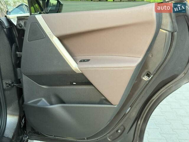 Чорний БМВ iX, об'ємом двигуна 0 л та пробігом 64 тис. км за 45000 $, фото 41 на Automoto.ua