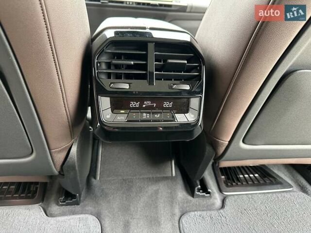 Черный БМВ iX, объемом двигателя 0 л и пробегом 32 тыс. км за 43500 $, фото 36 на Automoto.ua