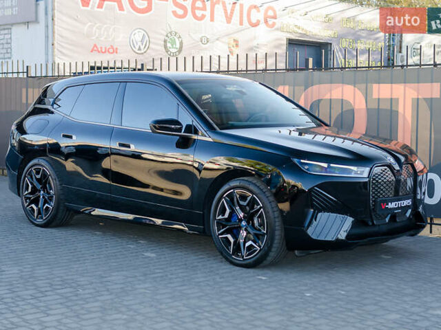 Черный БМВ iX, объемом двигателя 0 л и пробегом 29 тыс. км за 75000 $, фото 2 на Automoto.ua