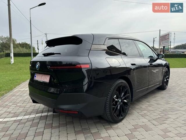 Черный БМВ iX, объемом двигателя 0 л и пробегом 32 тыс. км за 43500 $, фото 13 на Automoto.ua