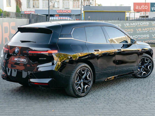Черный БМВ iX, объемом двигателя 0 л и пробегом 29 тыс. км за 75000 $, фото 39 на Automoto.ua