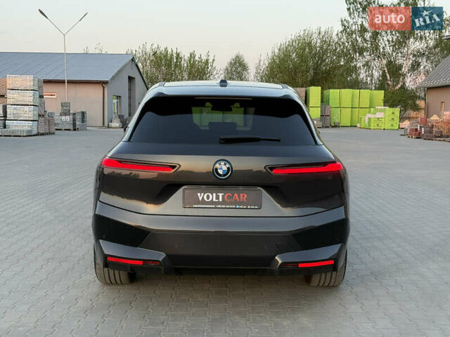 Чорний БМВ iX, об'ємом двигуна 0 л та пробігом 64 тис. км за 45000 $, фото 15 на Automoto.ua