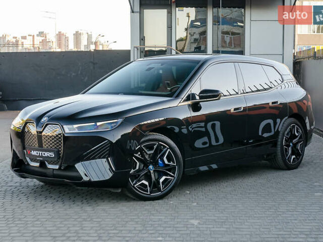 Черный БМВ iX, объемом двигателя 0 л и пробегом 29 тыс. км за 75000 $, фото 1 на Automoto.ua