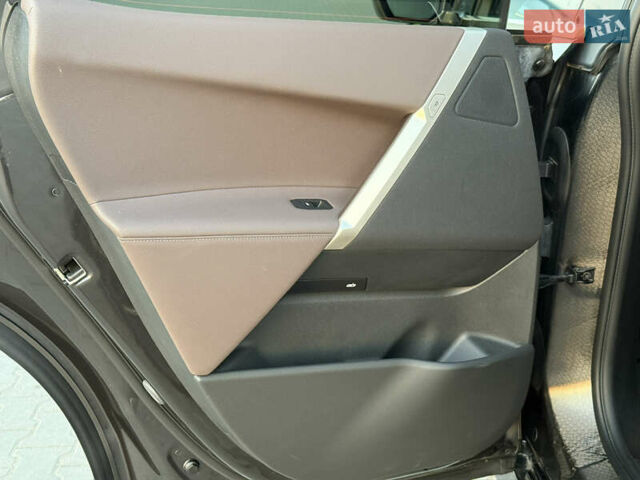 Чорний БМВ iX, об'ємом двигуна 0 л та пробігом 64 тис. км за 45000 $, фото 45 на Automoto.ua