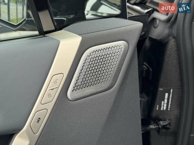 Черный БМВ iX, объемом двигателя 0 л и пробегом 37 тыс. км за 77900 $, фото 15 на Automoto.ua