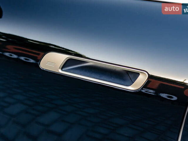 Черный БМВ iX, объемом двигателя 0 л и пробегом 29 тыс. км за 75000 $, фото 16 на Automoto.ua