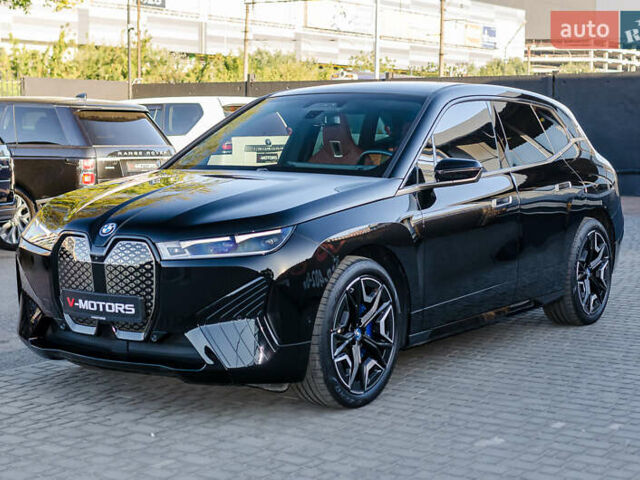 Черный БМВ iX, объемом двигателя 0 л и пробегом 29 тыс. км за 75000 $, фото 3 на Automoto.ua