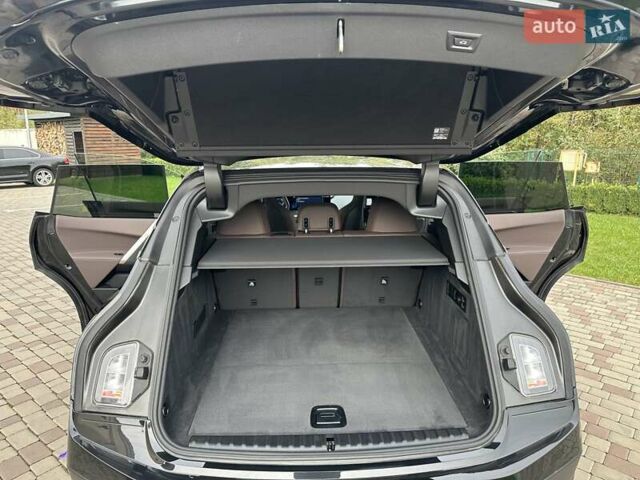 Черный БМВ iX, объемом двигателя 0 л и пробегом 32 тыс. км за 43500 $, фото 38 на Automoto.ua